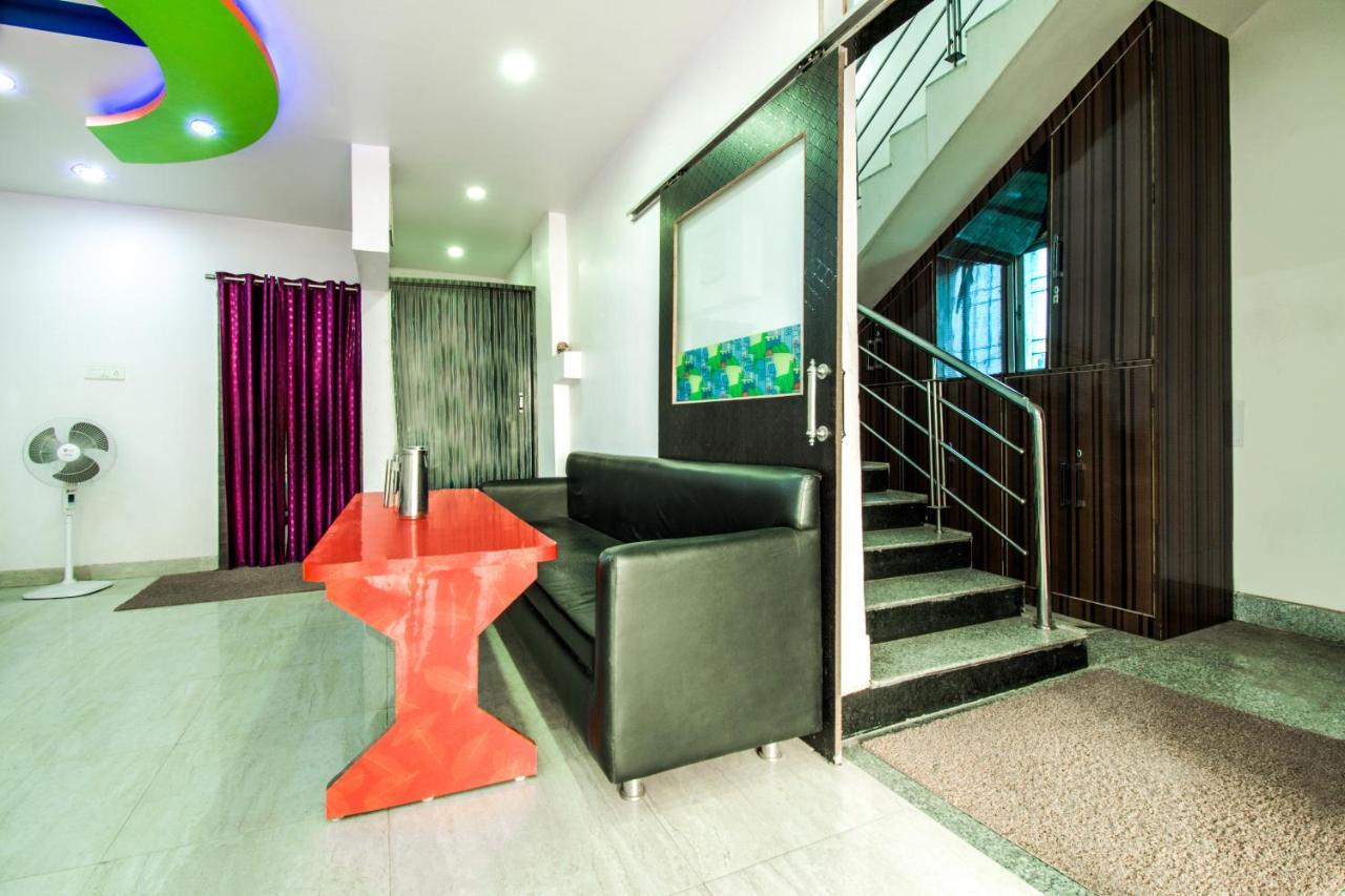 Oyo 14993 Rp Palace Danapur Exterior photo