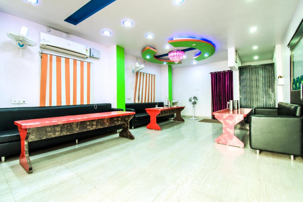 Oyo 14993 Rp Palace Danapur Exterior photo